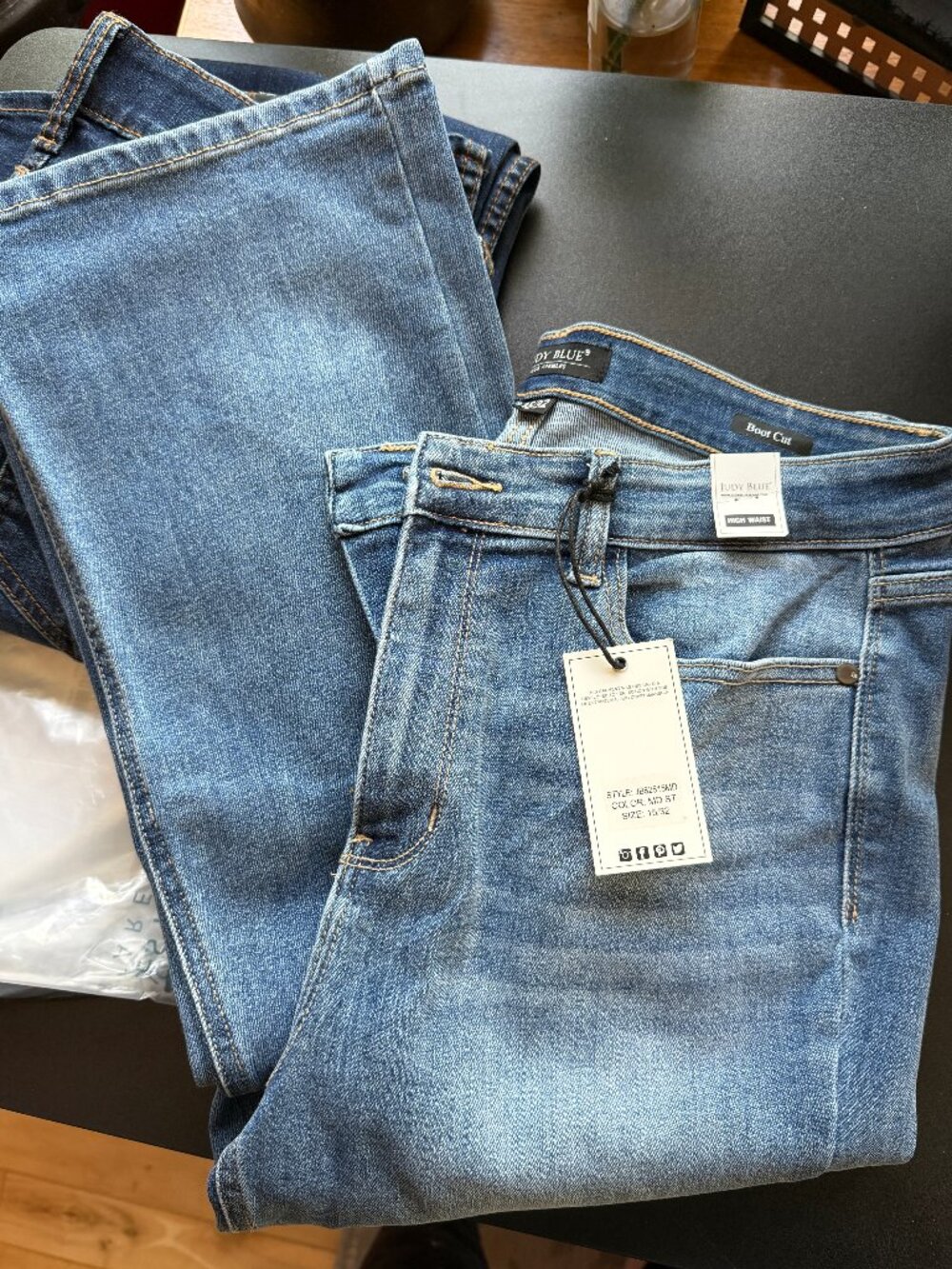 Judy Blue High Rise Classic Contrast Wash Bootcut